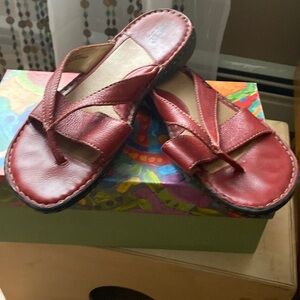 Size 8 red leather Born sandals